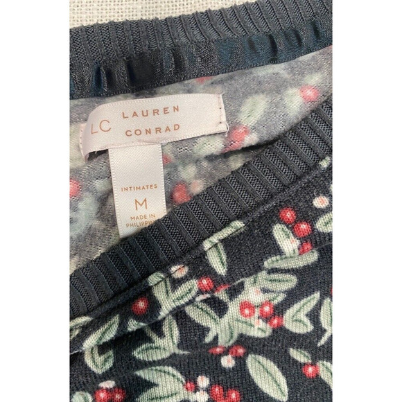 LC Lauren Conrad Intimates Top Womens Size Medium Holly berry Print soft Fleece - Picture 2 of 3